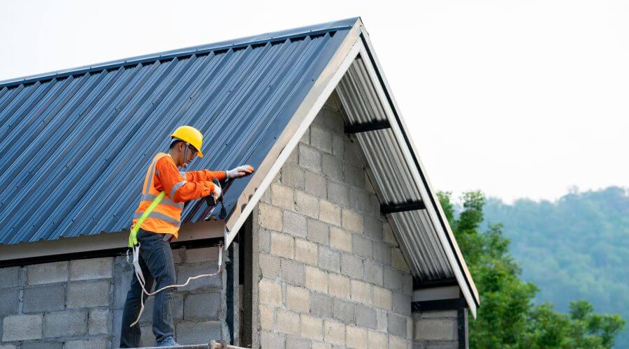 Professional gutter cleaning in Lowes, KY